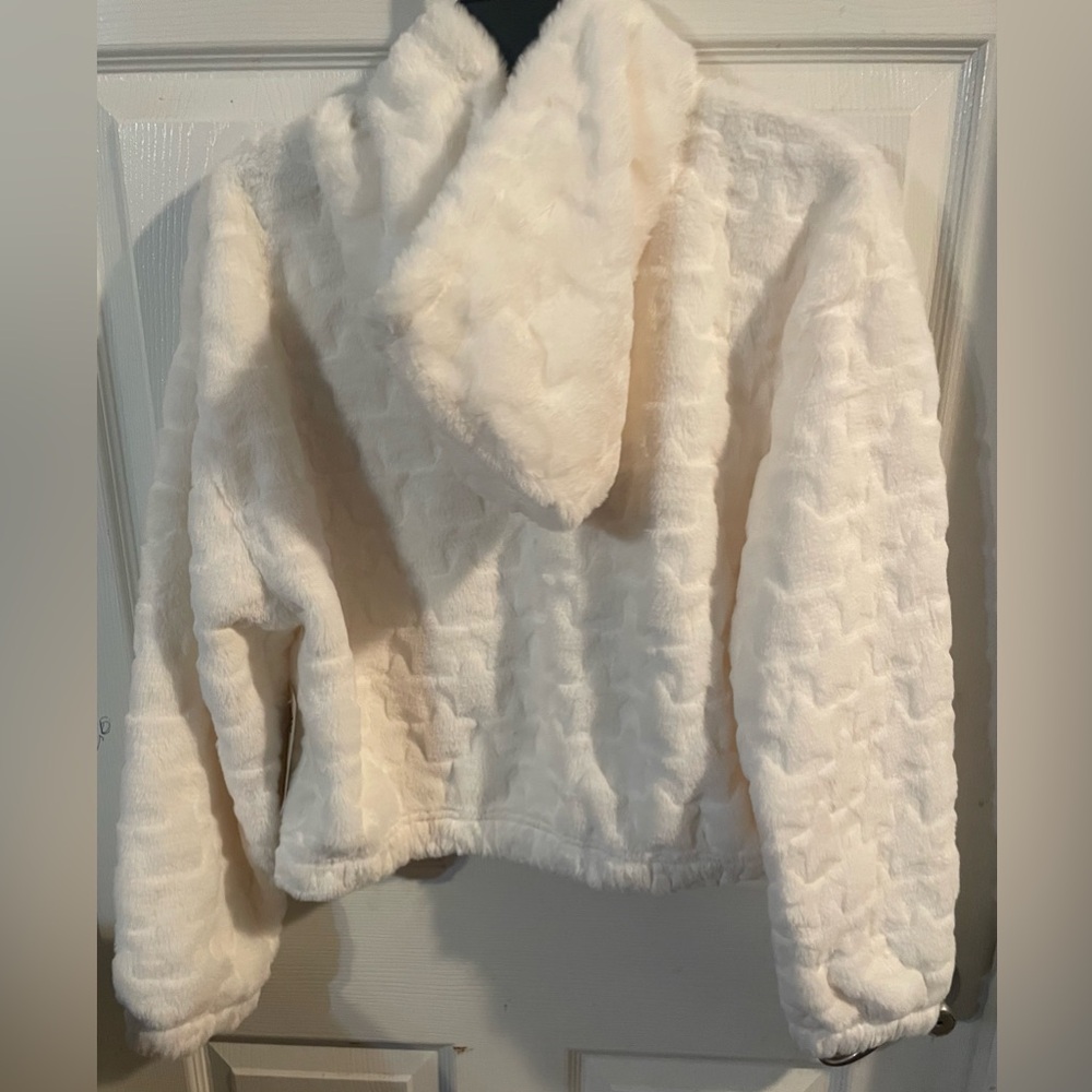 No Boundaries Cozy White Embellished Hooded Sweater! NWT! Size‎ M. - Picture 4 of 5